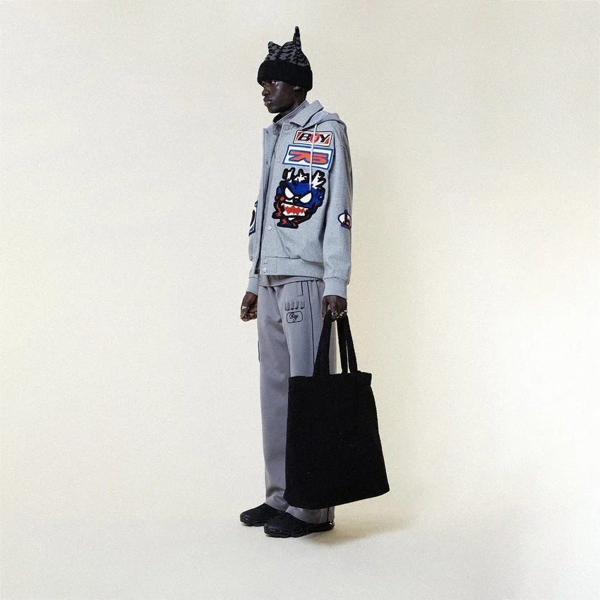Giacca bomber “Moto Sticker” in stile varsity