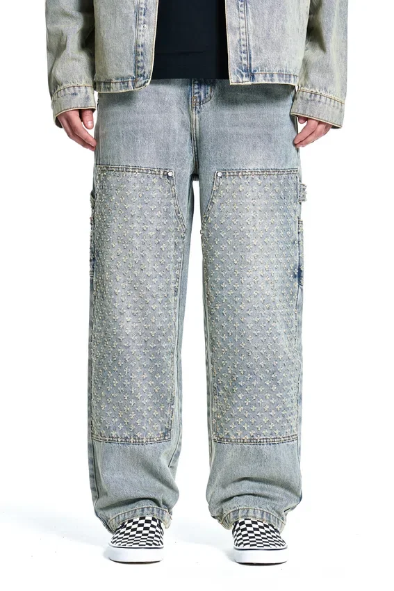 Pantaloni in denim con effetto consumato al laser